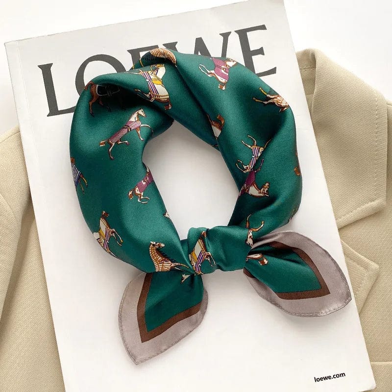 Carré 100% soie naturelle motif chevaux équestre