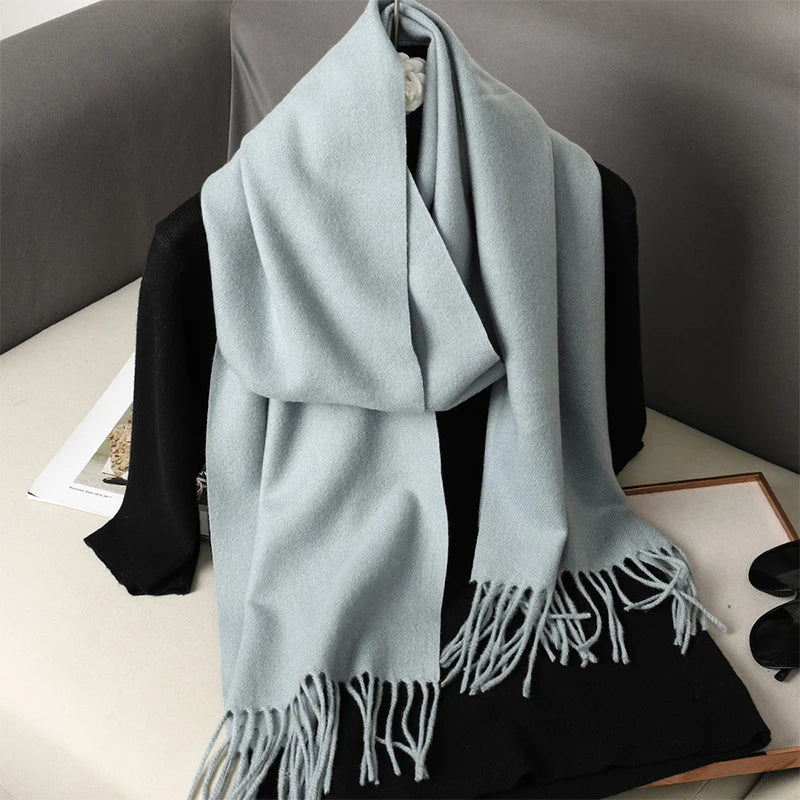 Echarpe Cachemire Bleu Glaçon Poudré - Foulard long uni, douceur veloutée et franges fines