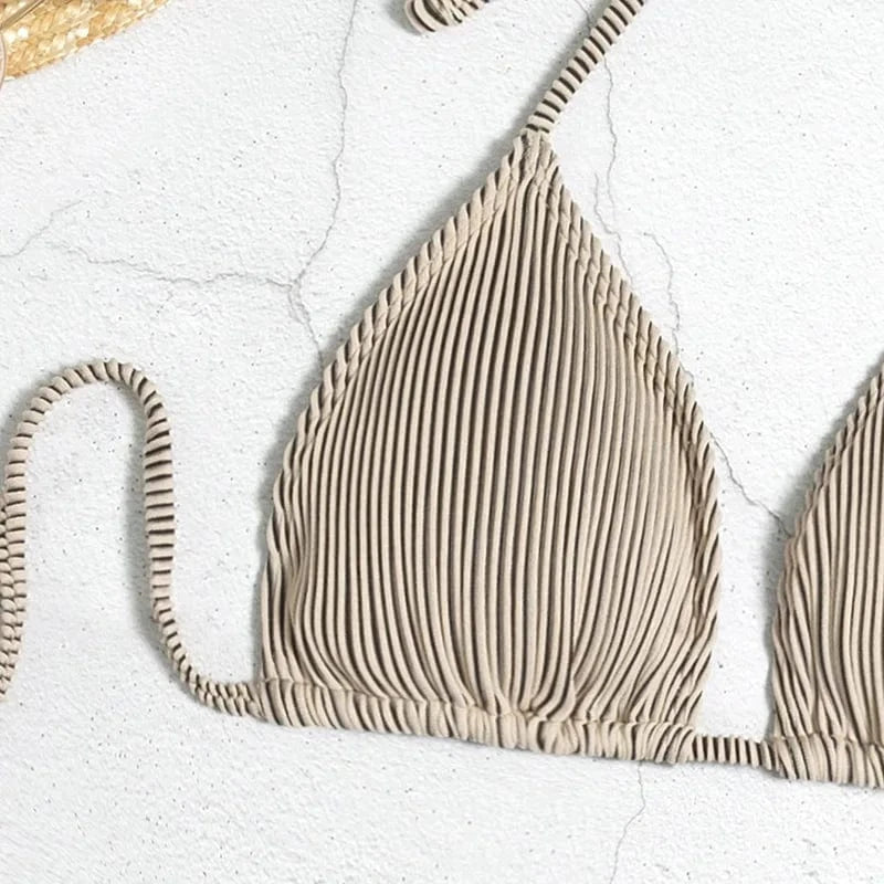 Ensemble Bikini Vert Côtelé avec Jupe - Style Moderne et Éclat Estival