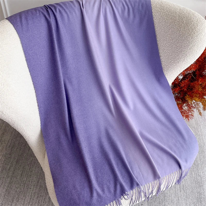 Echarpe Acrylique Violet Lavande Dégradé - Texture Douce et Franges Fines