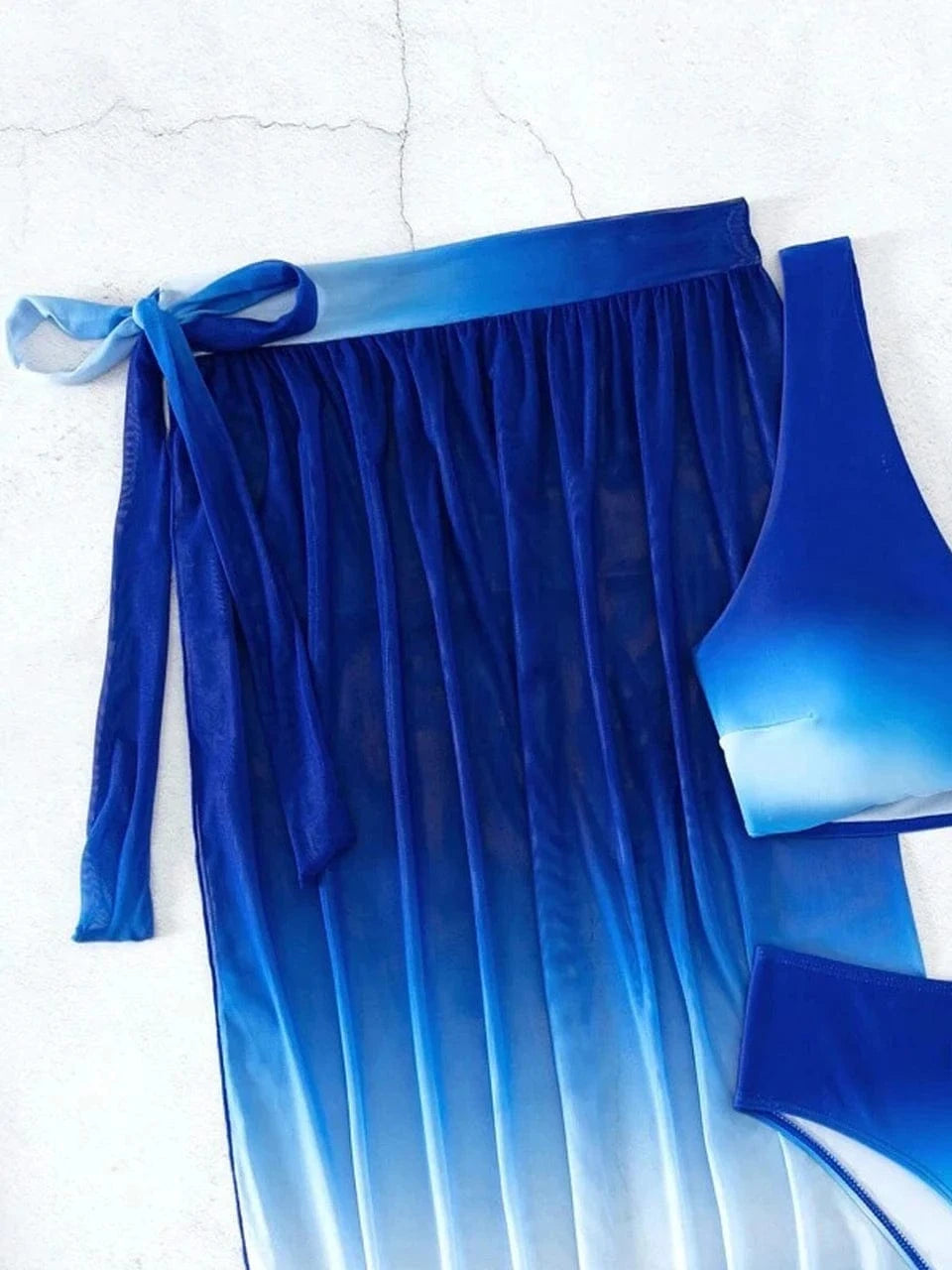 Bikini Deux Pièces Dégradé Élégant avec Robe de Bain Assortie - Élégance et Confort pour Tous Vos Moments à la Plage