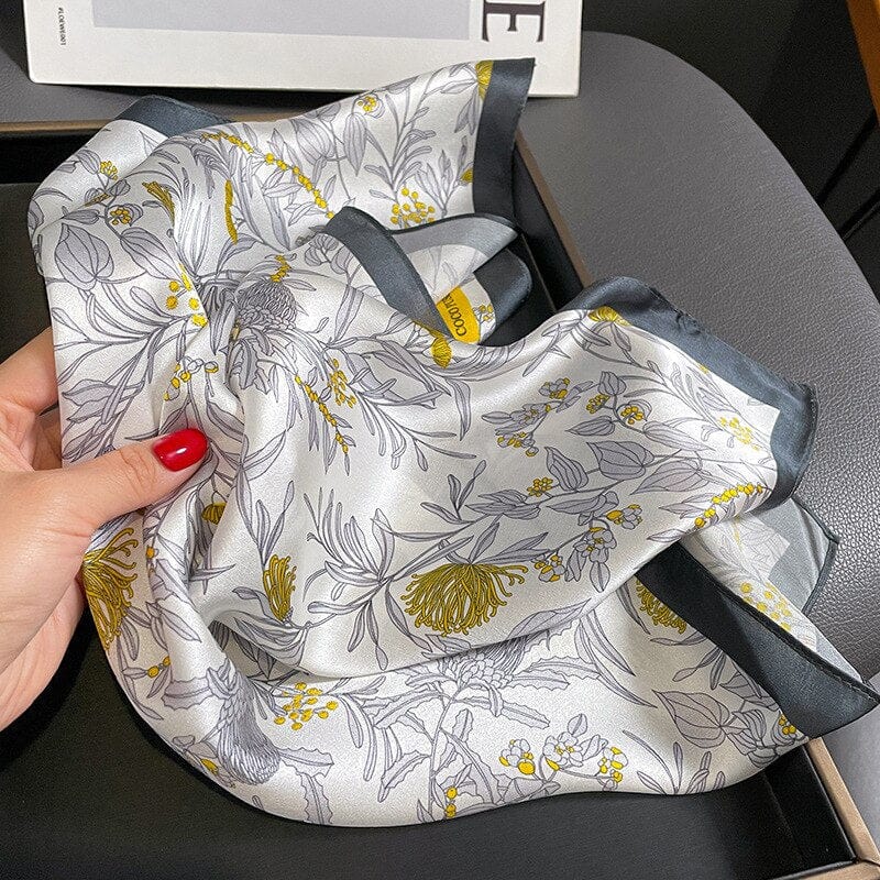 Carré 100% Soie Blanc et gris Motif Fleuri Femme 53x53cm