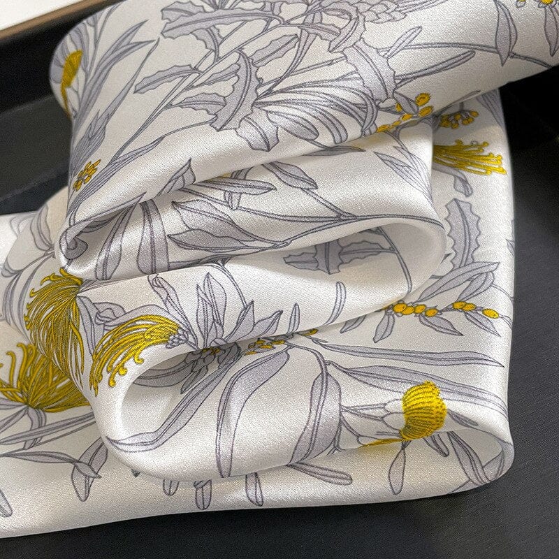 Carré 100% Soie Blanc et gris Motif Fleuri Femme 53x53cm
