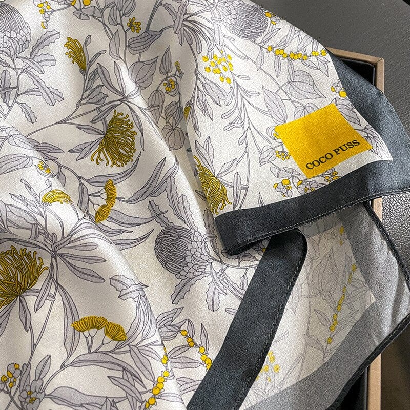 Carré 100% Soie Blanc et gris Motif Fleuri Femme 53x53cm