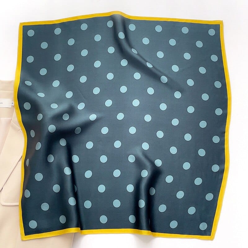 Carré 100% Soie Motif Pois Bleu 70X70cm