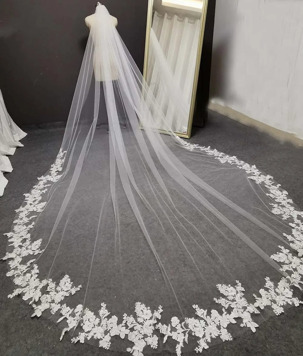 Châle Mariage Long Luxe avec Bord en Dentelle