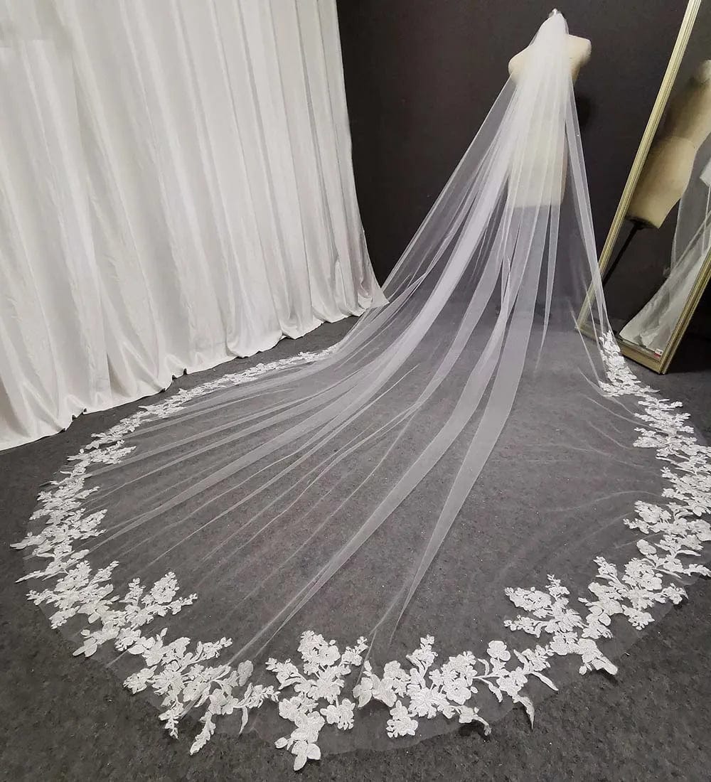 Châle Mariage Long Luxe avec Bord en Dentelle