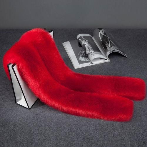 Écharpe en fausse fourrure de renard - Luxe et élégance assurés Rouge
