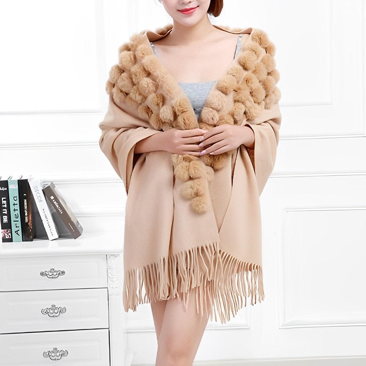 Écharpe en laine avec pompon en fourrure - Collection Luxe Beige