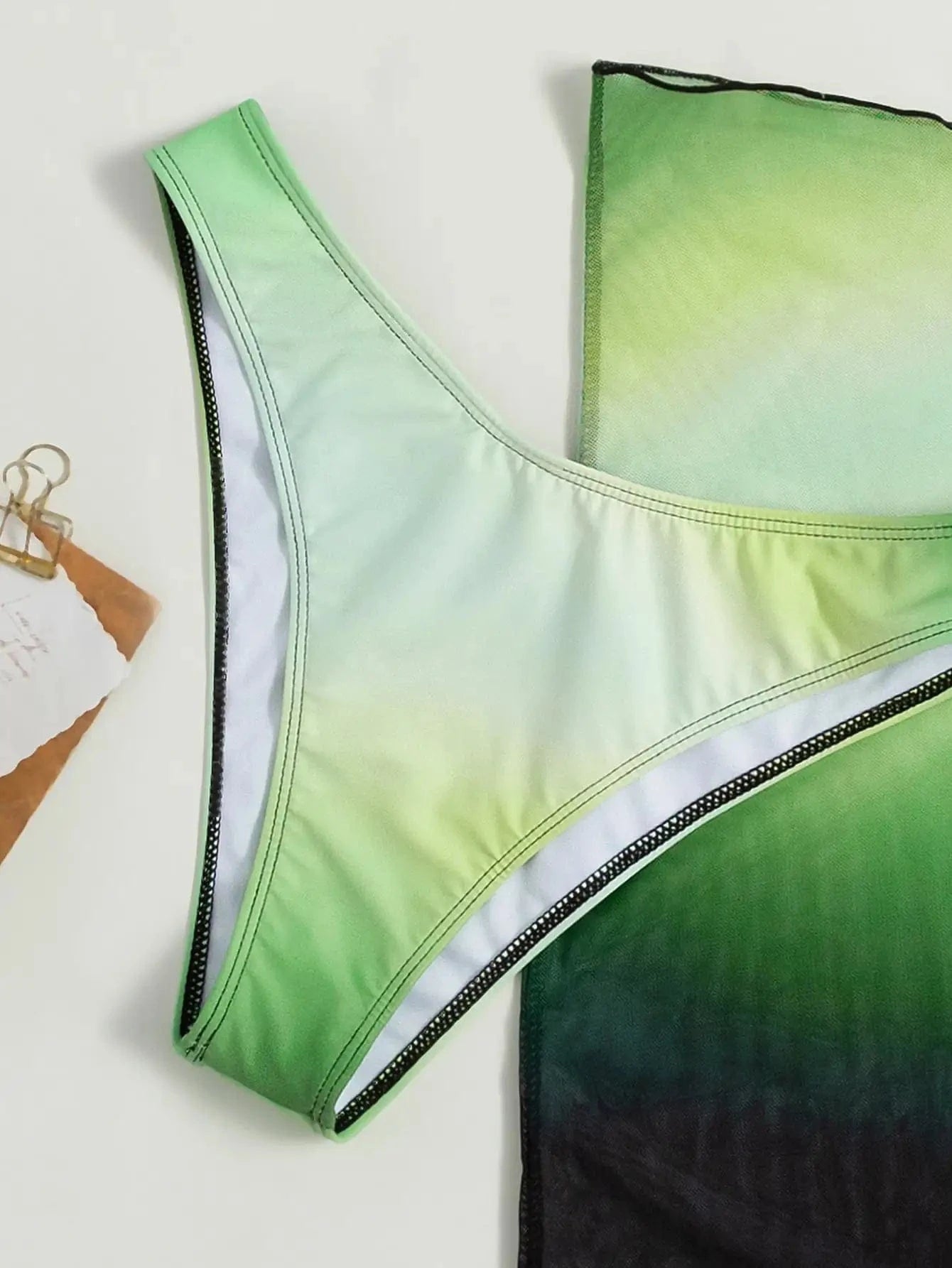 Ensemble Bikini avec Robe - Dégradé Élégant Noir-Vert pour un Look Tendance