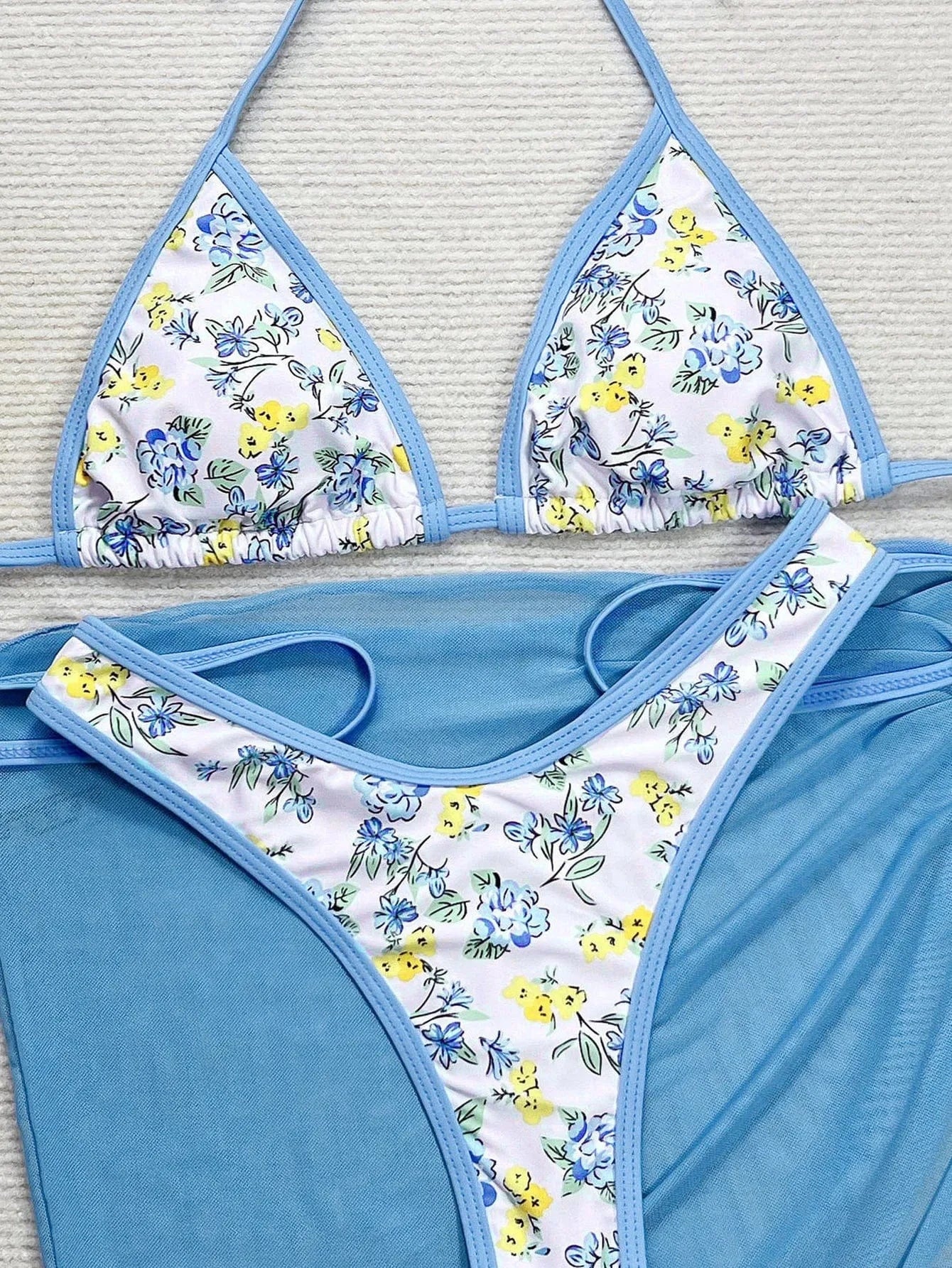 Ensemble Bikini Floral avec Paréo - Évasion Éblouissante pour l'Été