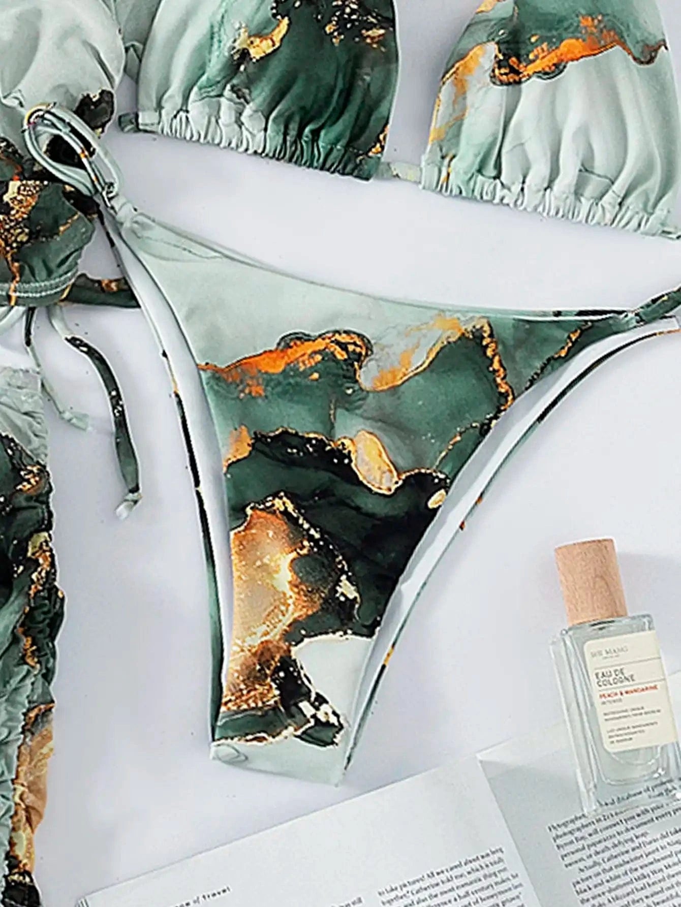 Ensemble Bikinis Marbré Artistique - Élégance et Style Estival