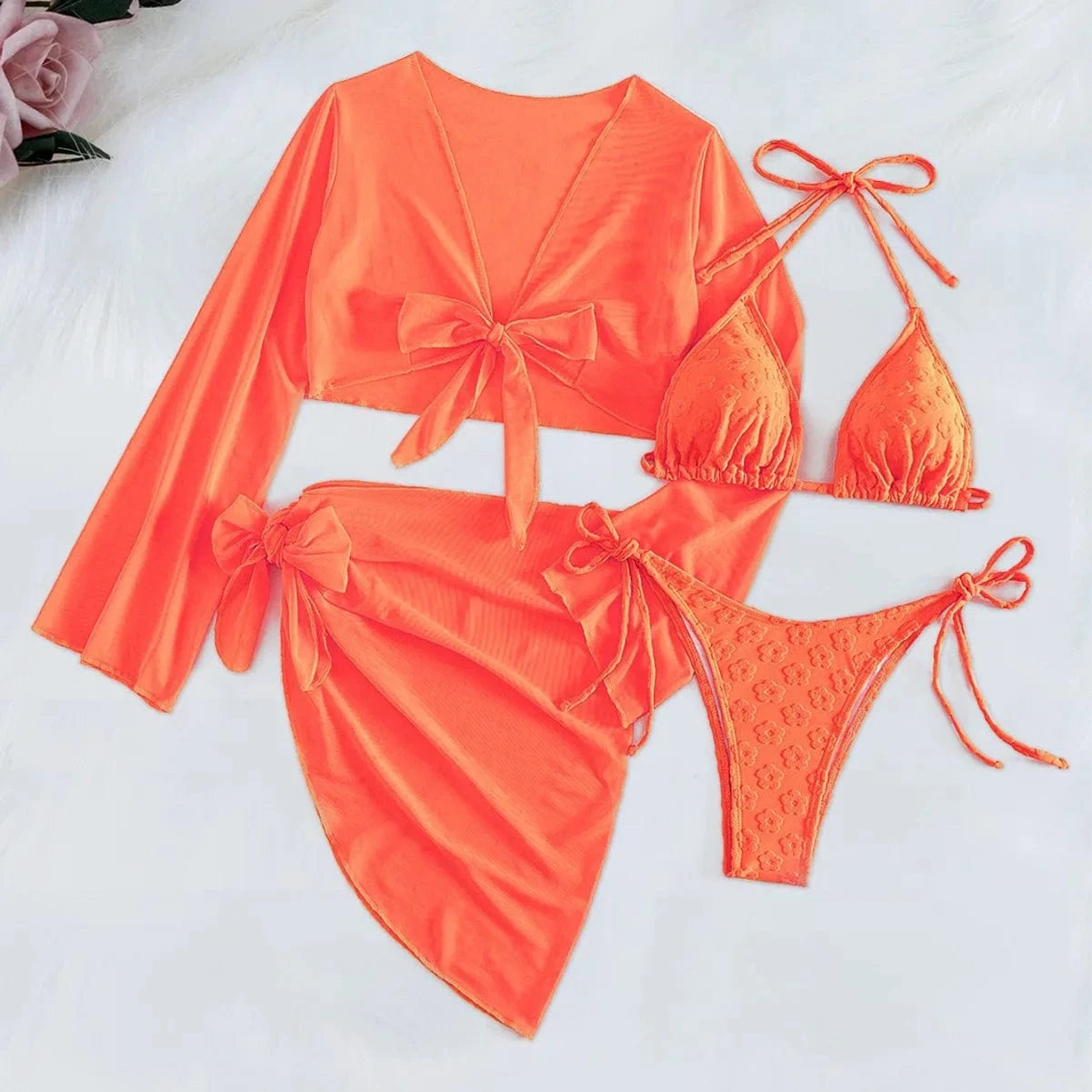 Ensemble de Bain Tendance 2023 : Bikini Élégant avec Robe de Bain Légère