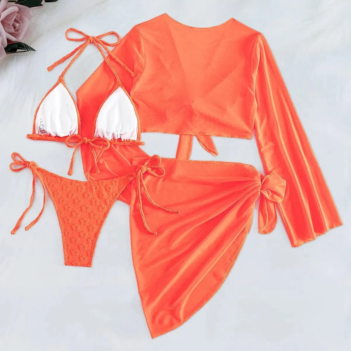 Ensemble de Bain Tendance 2023 : Bikini Élégant avec Robe de Bain Légère