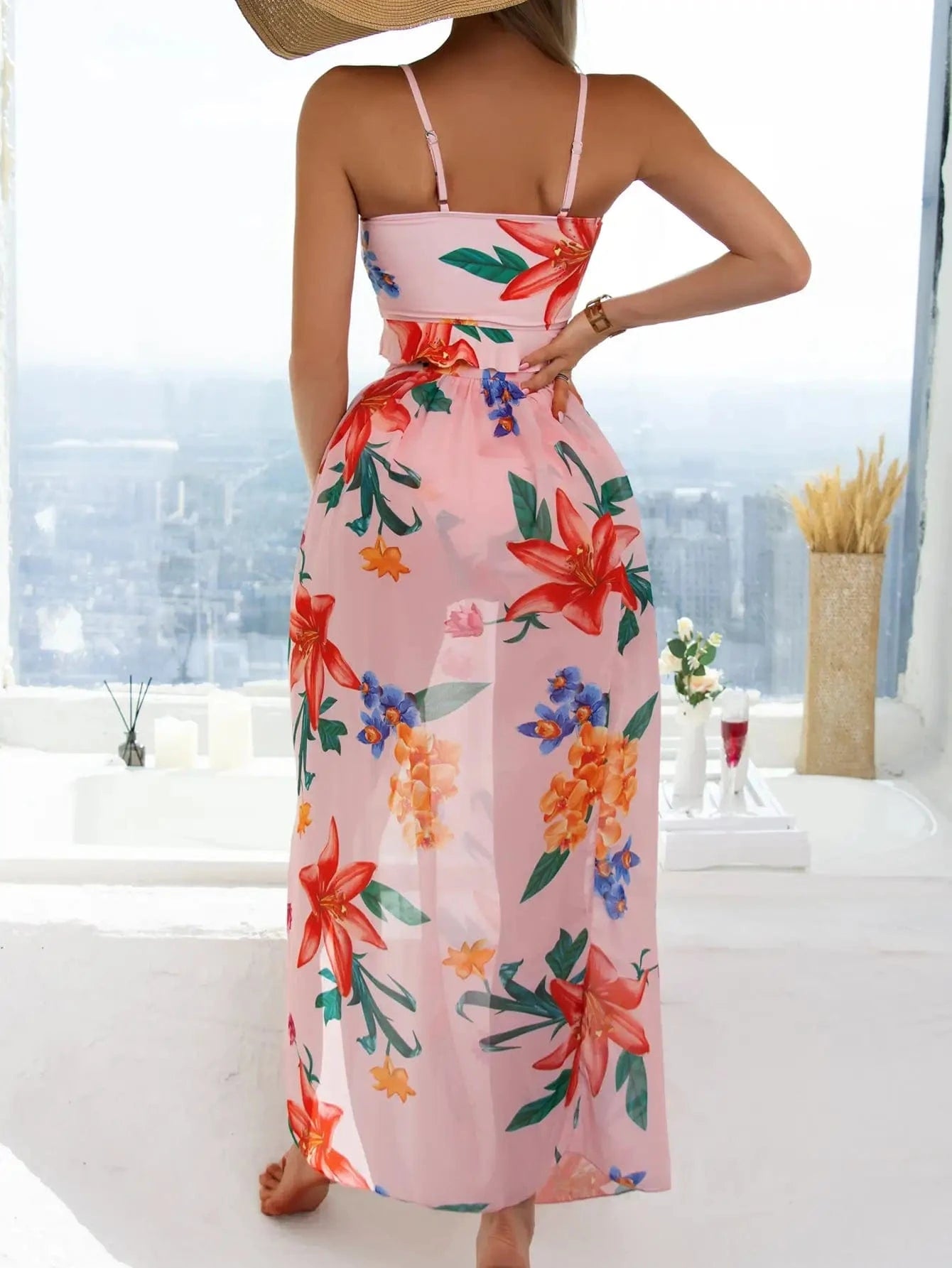 Ensemble de Plage Floral Unique : Bikini Élégant avec Robe de Bain