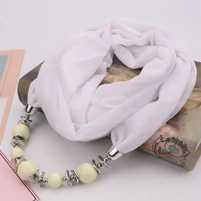 Foulard Bijou Collier Intégré — Élégant foulard avec collier intégré et perles Blanc