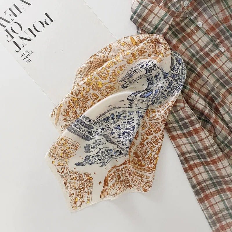 Foulard Luxueux en Satin aux Motifs Élégants