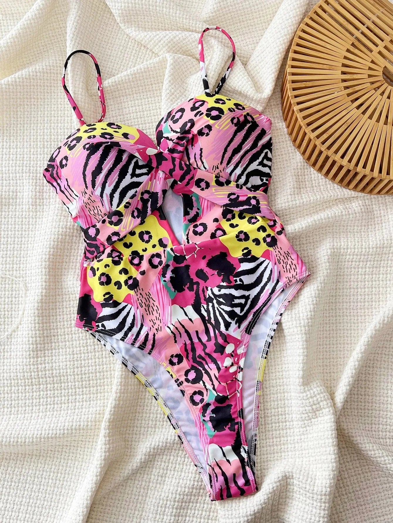 Maillot de Bain Une Pièce Design Moderne - Élégance et Confort pour Vos Moments de Plage