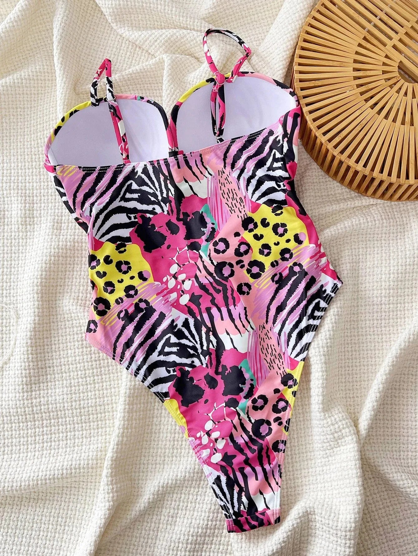 Maillot de Bain Une Pièce Design Moderne - Élégance et Confort pour Vos Moments de Plage
