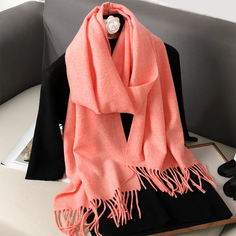 Echarpe Cachemire Rose Pêche Veloutée et Franges Fines