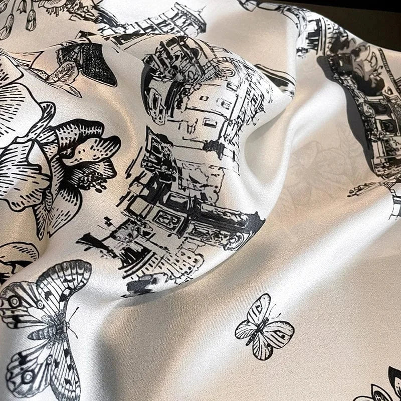 Carré 100% Soie - foulard noir et blanc motif architectural femme