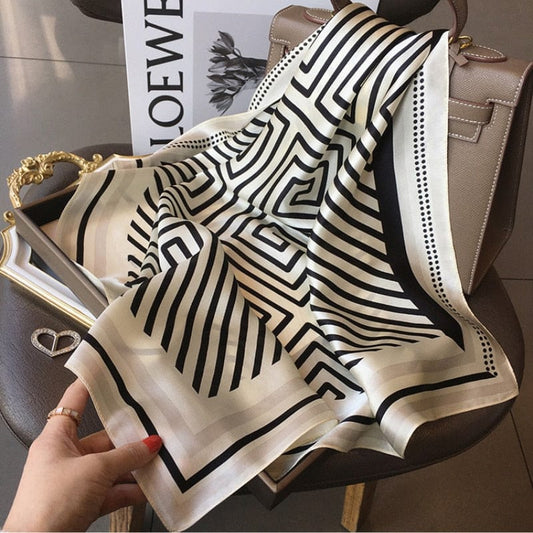 Carré 100% Soie Luxe Femme
