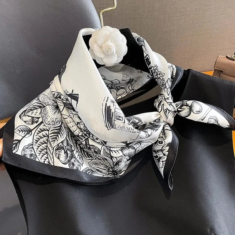 Carré 100% Soie - foulard noir et blanc motif architectural femme