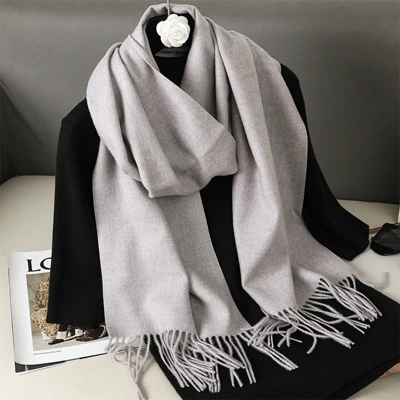Echarpe Cachemire Gris Perle Argenté — Élégante gris perle clair, minimaliste