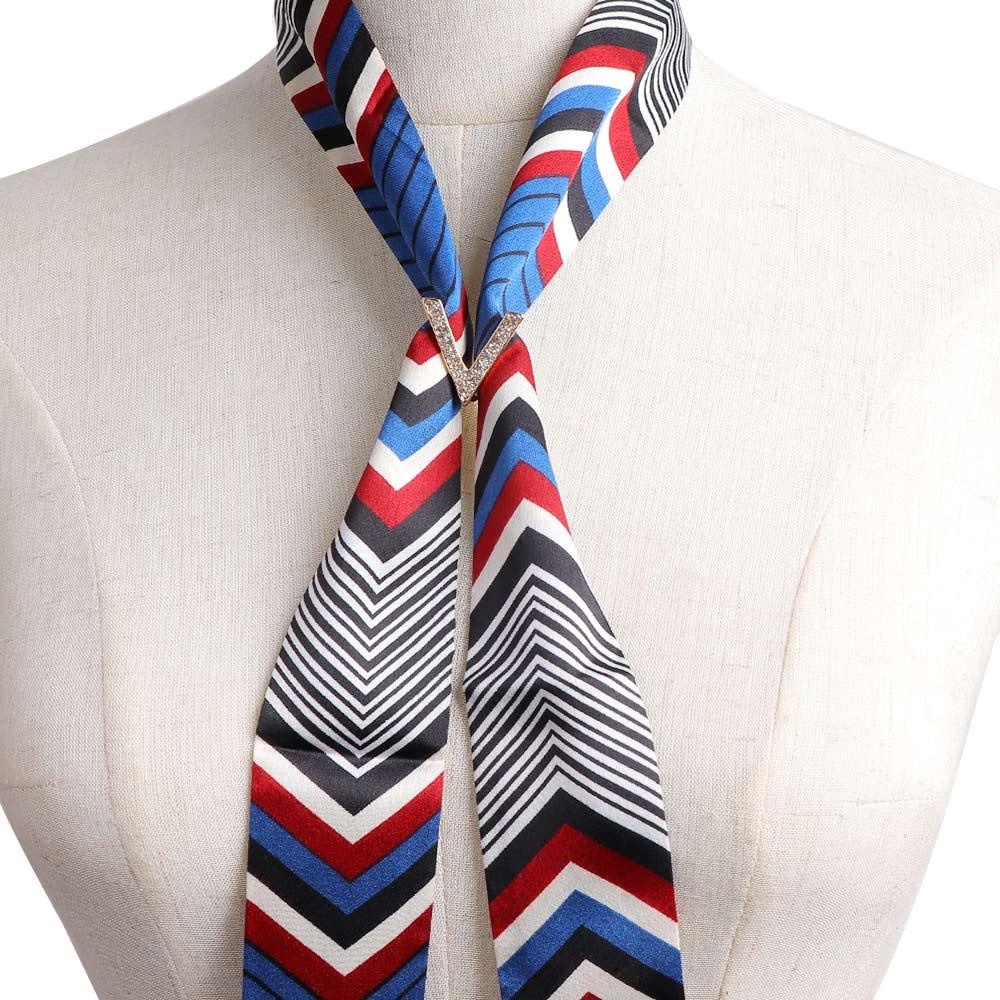 Boucle de foulard en V avec strass - Élégance scintillante