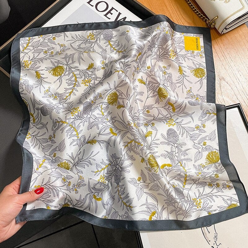 Carré 100% Soie Blanc et gris Motif Fleuri Femme 53x53cm