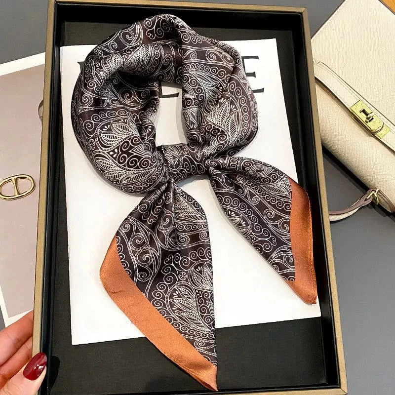 Carré 100% Soie Foulard carré en soie imprimé floral – Accessoire chic et léger Marron / 70x70cm