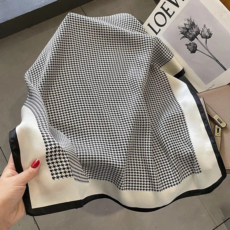 Carré 100% Soie Foulard carré en soie noir et blanc – Élégance légère et chic 70x70cm