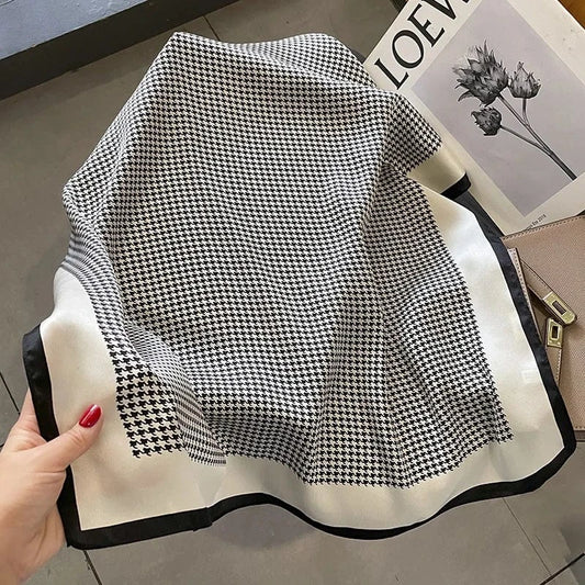 Carré 100% Soie Foulard carré en soie noir et blanc – Élégance légère et chic 70x70cm