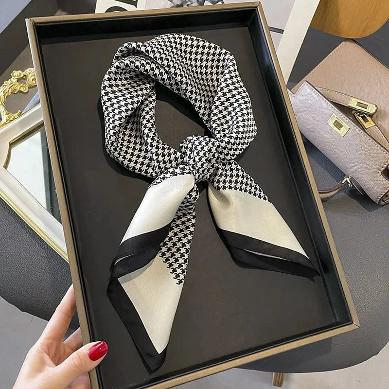 Carré 100% Soie Foulard carré en soie noir et blanc – Élégance légère et chic 70x70cm