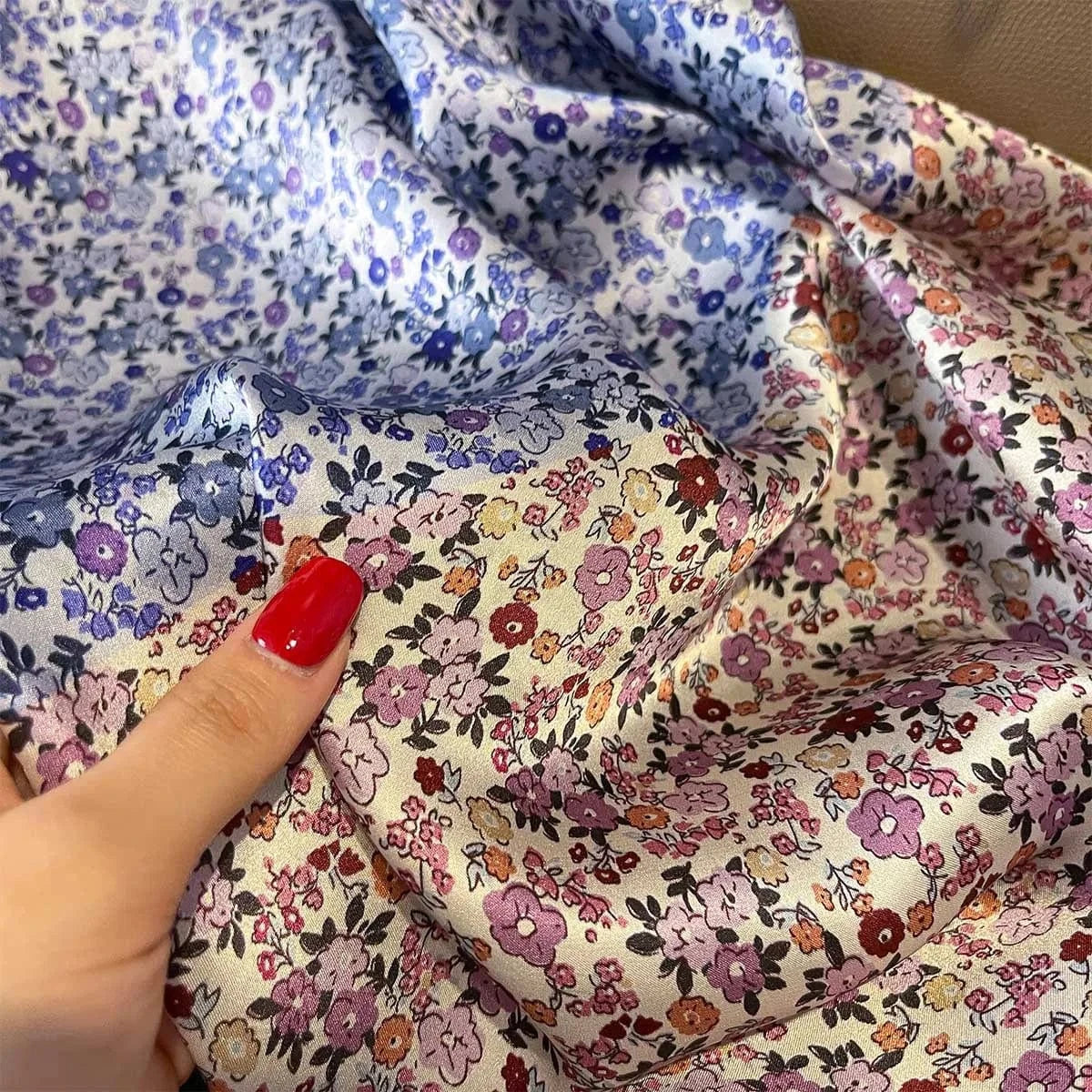 Carré 100% Soie - Foulard carré en soie pour femme chic et élégant 70x70cm