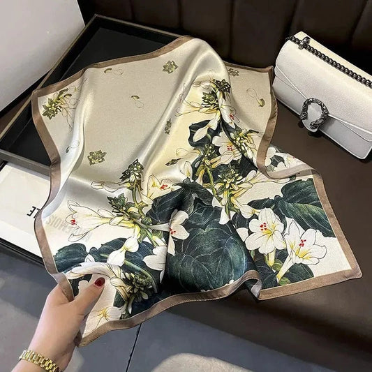 Carré 100% Soie foulard en soie imprimé botanique beige fleurs blanches 53x53cm