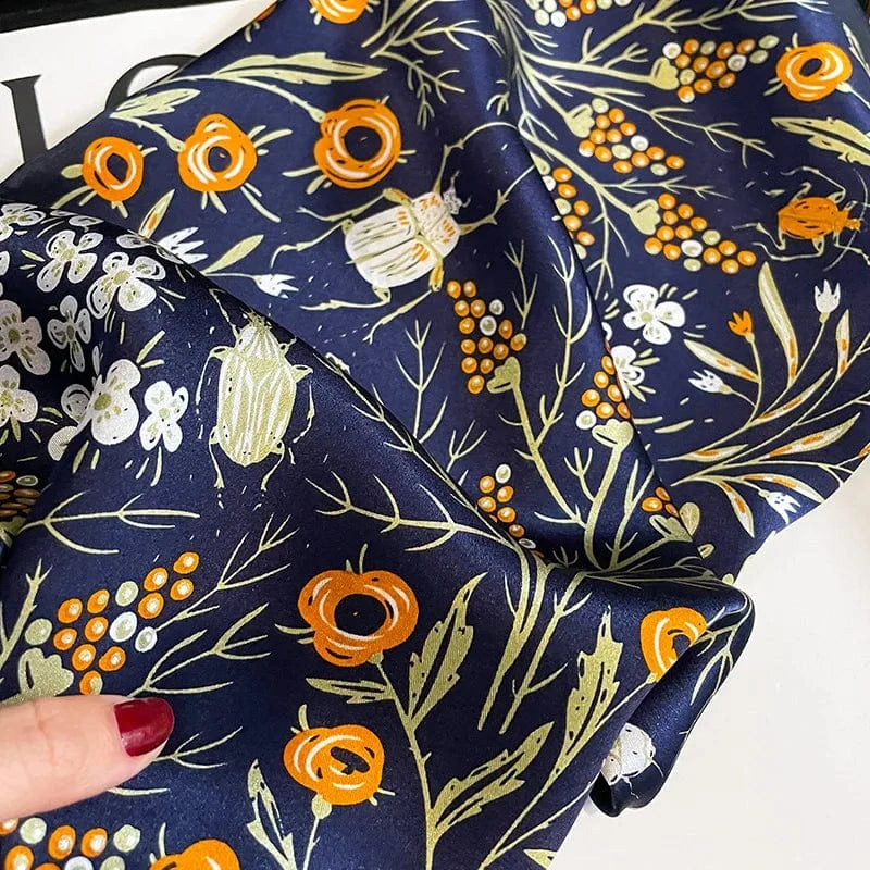 Carré 100% Soie - Foulard en Soie Motif Botanique Bleu Nuit 53x53cm
