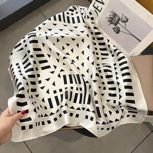Carré 100% Soie - Foulard en soie motif géométrique noir sur ivoire, Art Déco 70x70cm