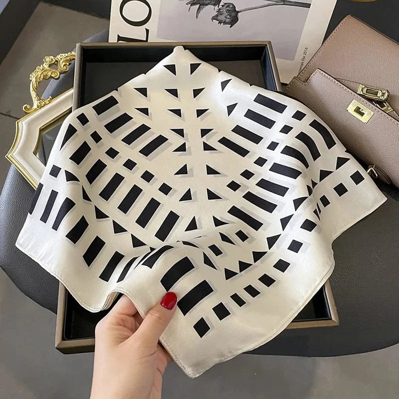 Carré 100% Soie - Foulard en soie motif géométrique noir sur ivoire, Art Déco 70x70cm