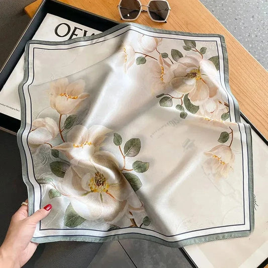 Carré 100% Soie - Foulard Fleurs Bouquet Crème, Satin Chic et Élégant 53x53cm
