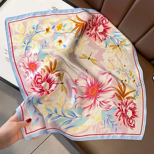 Carré 100% Soie – Foulard imprimé fleurs aquarelle roses et libellules 53x53cm