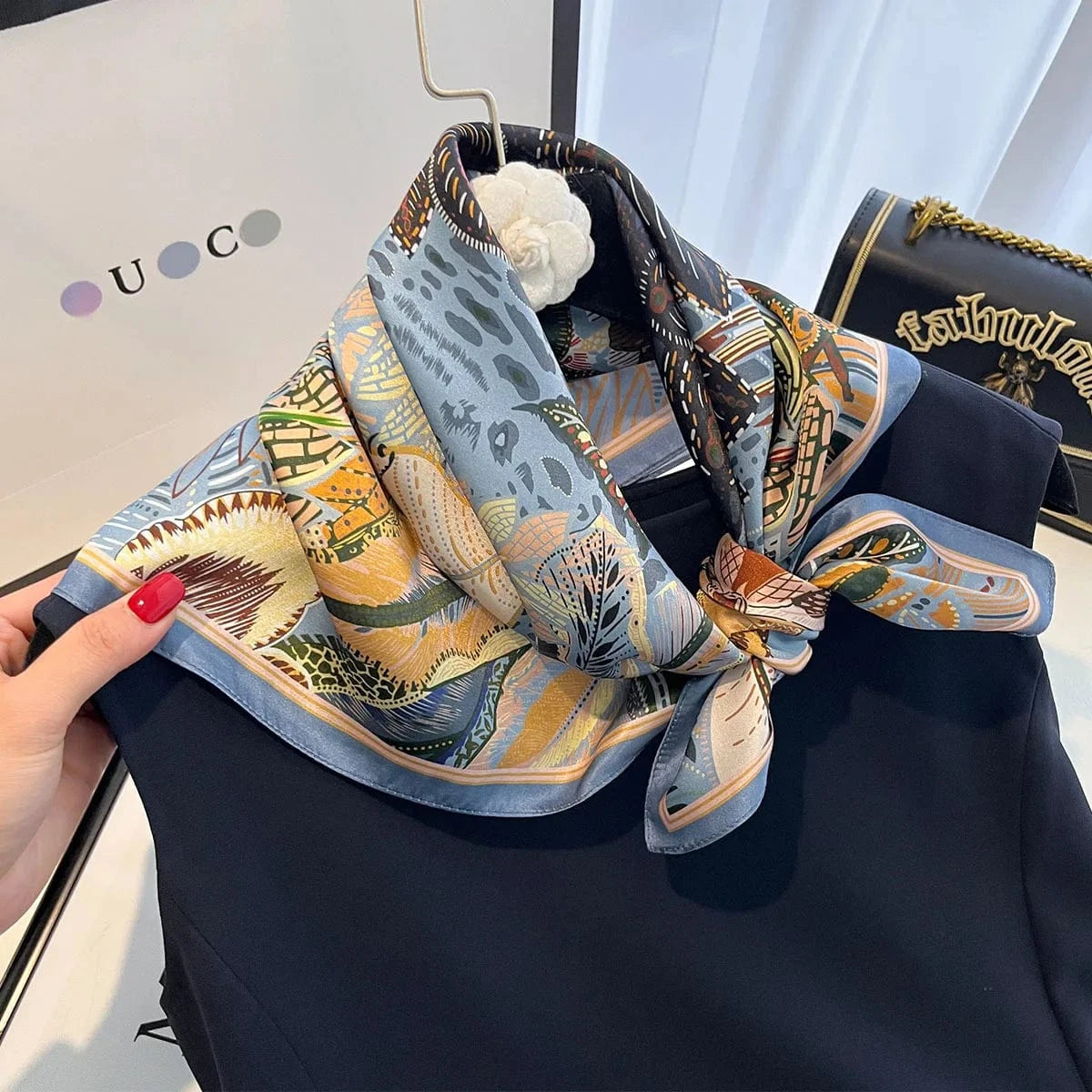 Carré 100% Soie Foulard Imprimé Fleurs Élégantes 70x70cm