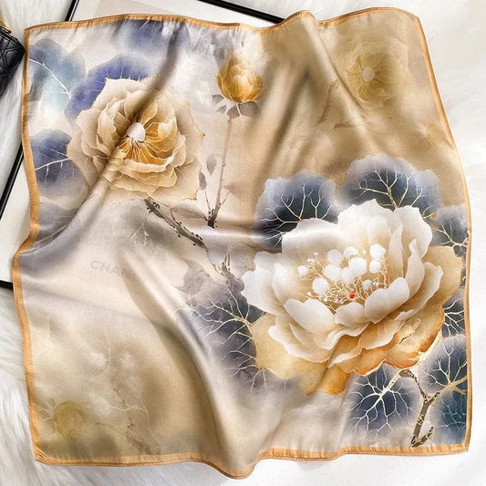 Carré 100% Soie Imprimé Bouquet Floral Aquarelle Beige Doré – Foulard Élégant 53x53cm