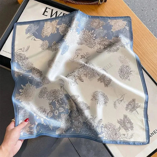 Carré 100% Soie imprimé de fleurs luxe