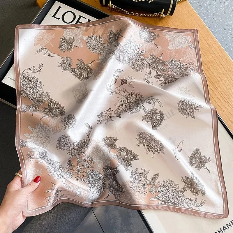Carré 100% Soie imprimé de fleurs luxe