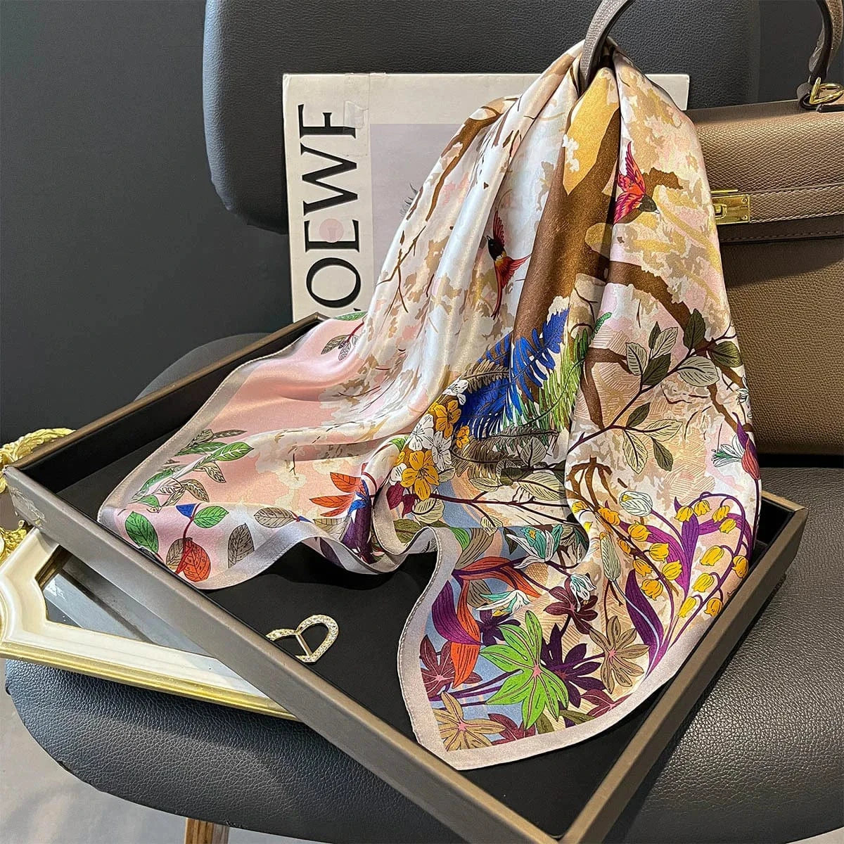 Carré 100% Soie - Imprimé Floral Haut de Gamme, Carré de Soie Élégant pour Femme 70x70cm