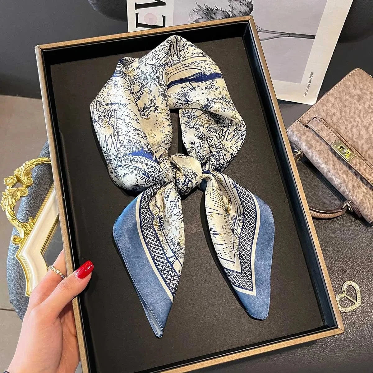 Carré 100% Soie Imprimé Paisley Luxe – Foulard Élégant 70x70cm
