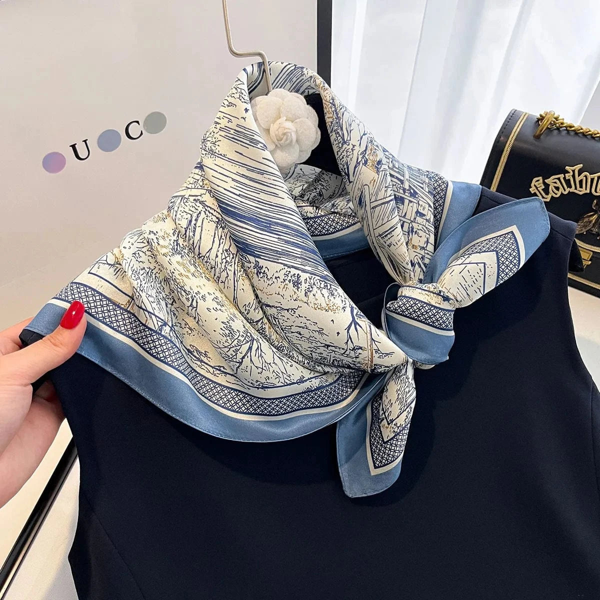 Carré 100% Soie Imprimé Paisley Luxe – Foulard Élégant 70x70cm