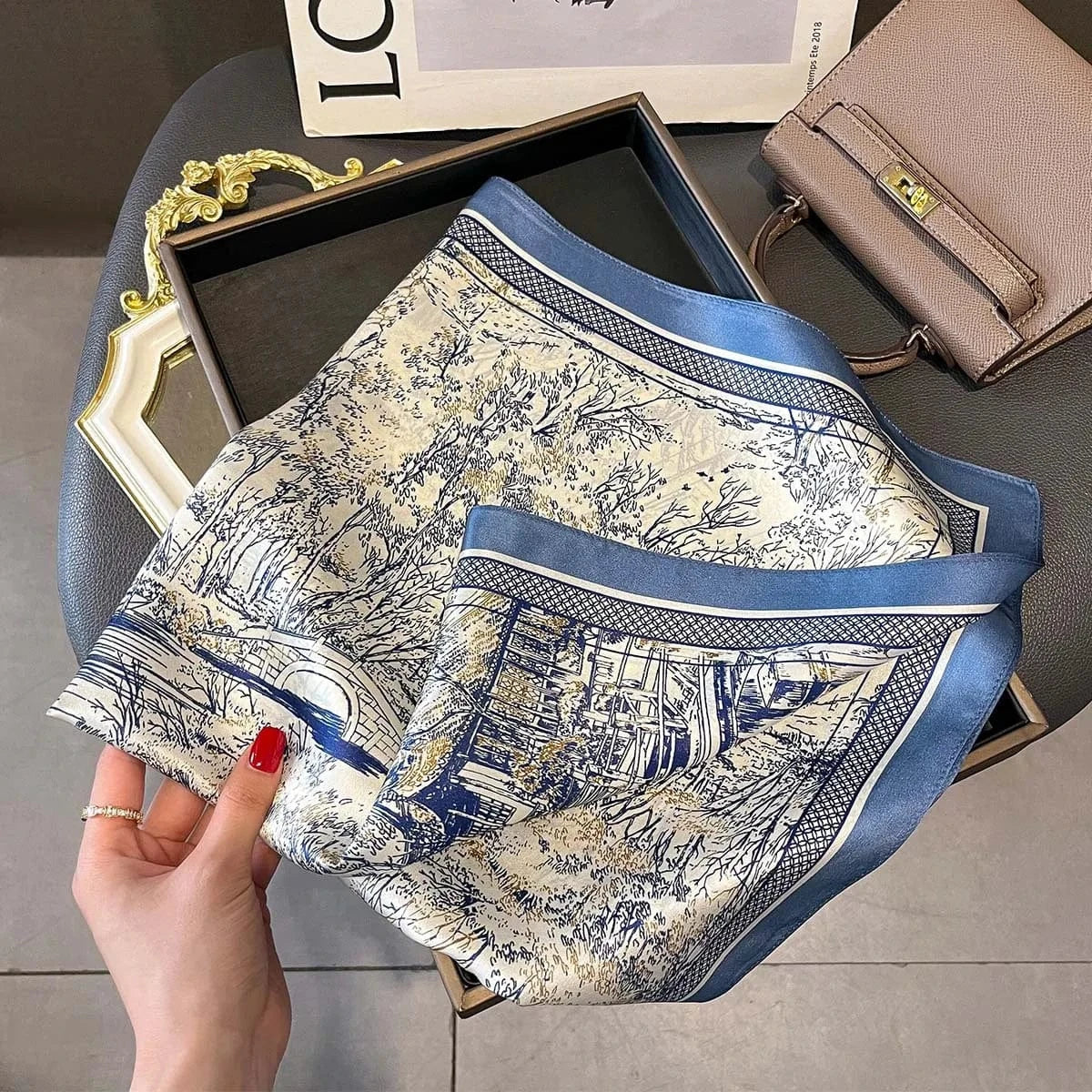 Carré 100% Soie Imprimé Paisley Luxe – Foulard Élégant 70x70cm