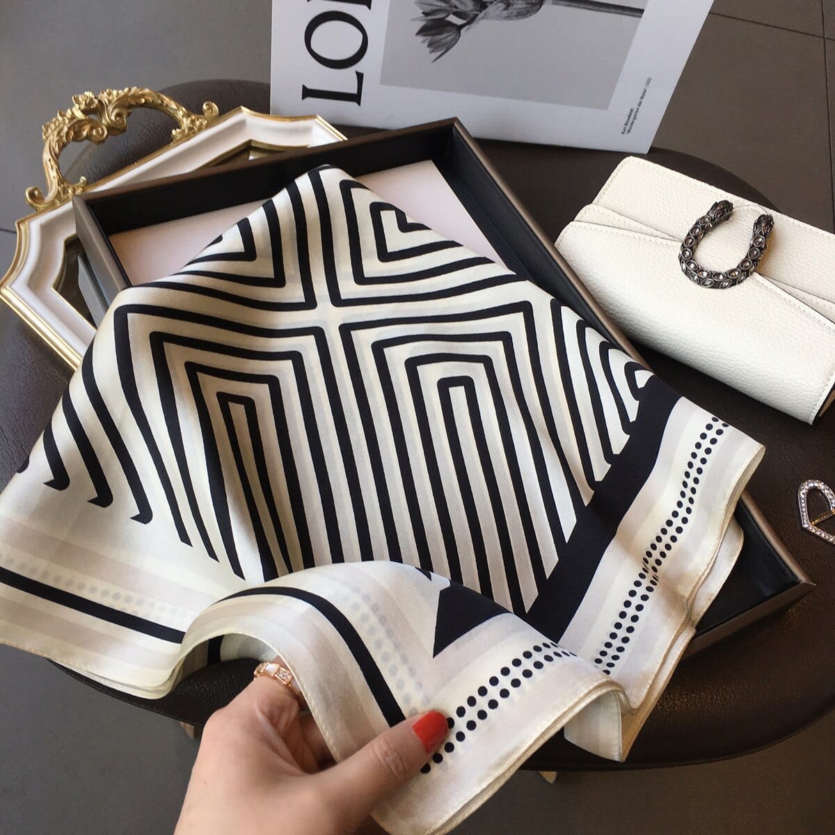 Carré 100% Soie Luxe Femme 70X70cm